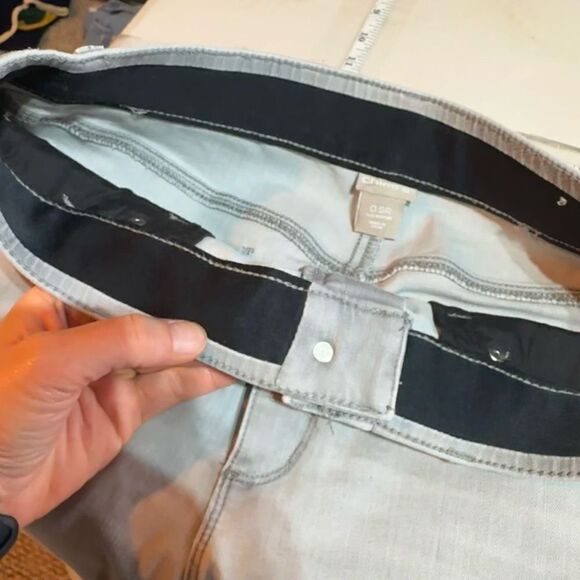 Chico's Women's Mid-Rise Stretch Skinny Jeans Light Gray Granite Wash Size 6 - Picture 12 of 15